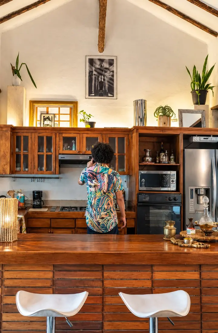 UN ESPACIO RÚSTICO ANTIOQUEÑO PARA ALQUILAR, COCINAR, TRABAJAR Y DESCANSAR — proyecto de ALUZINA